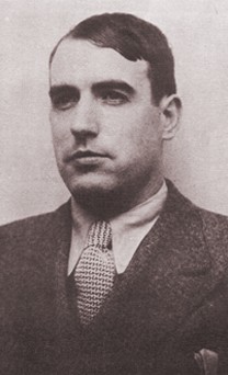 Ramiro Ledesma Ramos en 1935, tras las escisión jonsista del partido de Primo de Rivera. Ramiro Ledesma Ramos en 1935, tras las escisión jonsista del partido de Primo de Rivera.